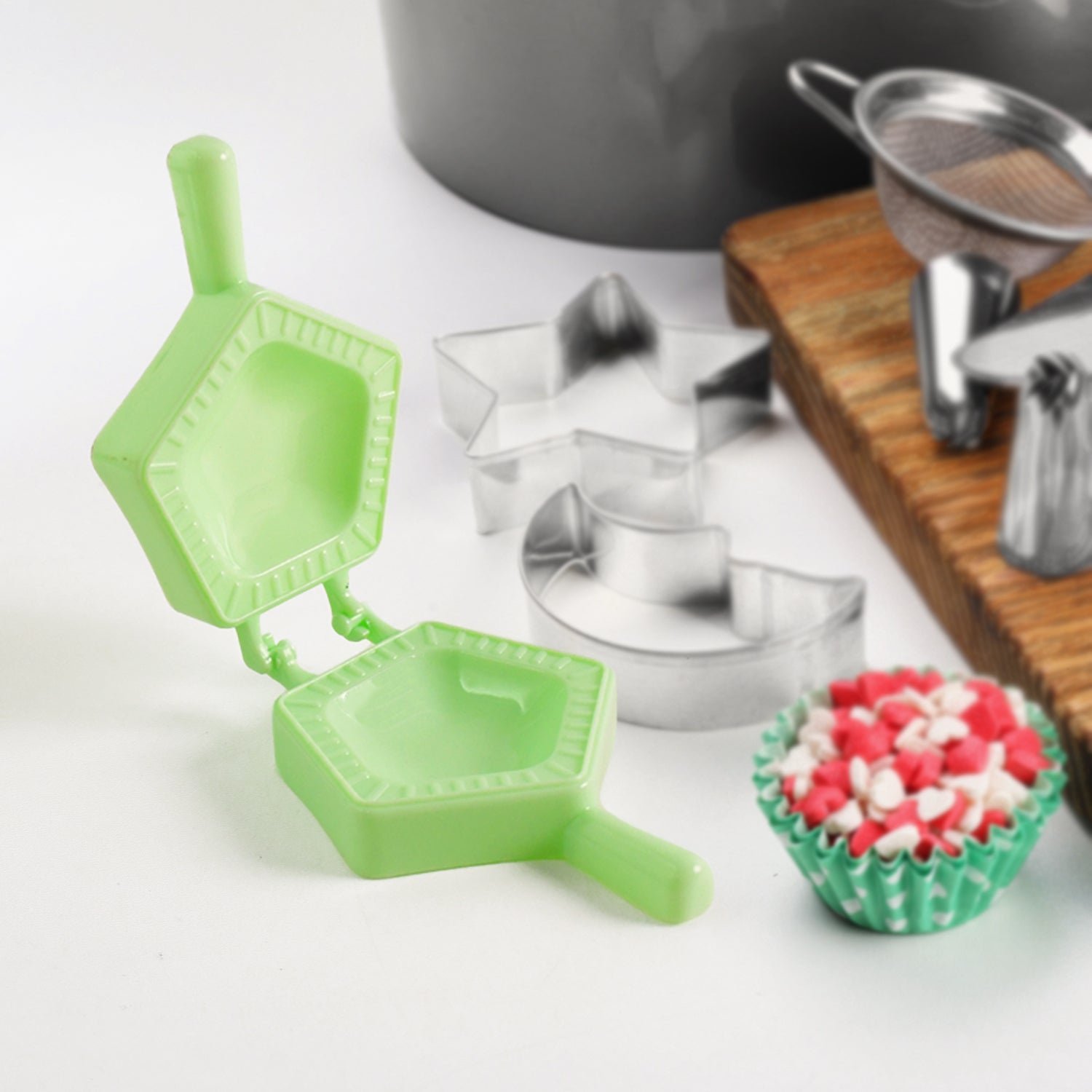 1 Pc Assorted Shape Plastic Snack Mould (Mix Design / 1 Pc) - Image 3