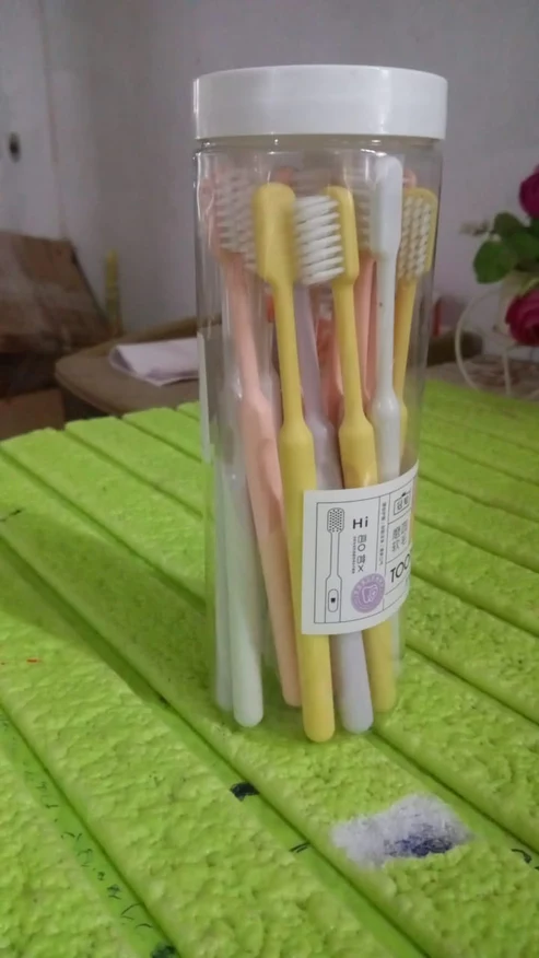 Plastic Toothbrush With Plastic Round Box (20 pcs Set) - Image 6