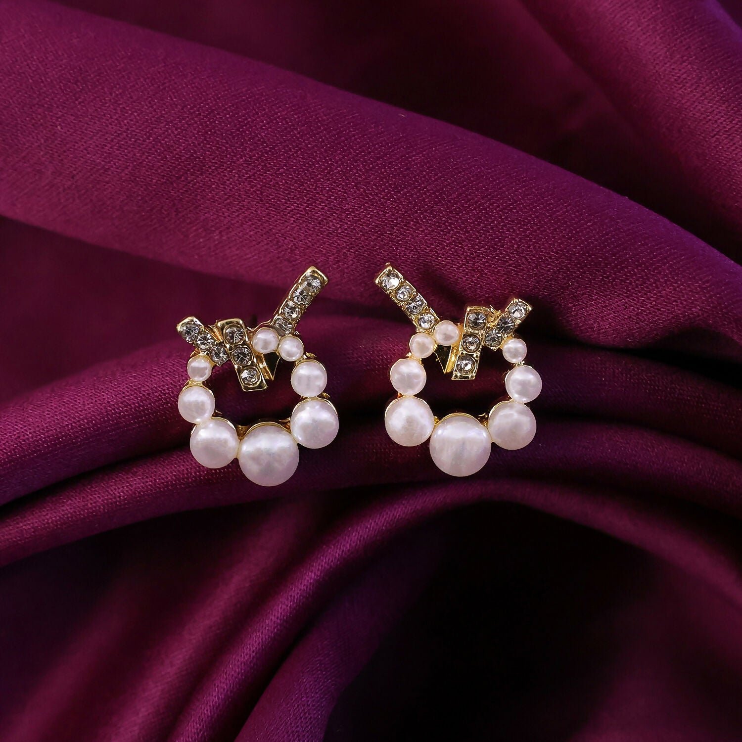 k1FWF3cLRG.jpg Korean Geometric Crystal Cross & Pearl Wreath Studs For Girls And Women - Image 1